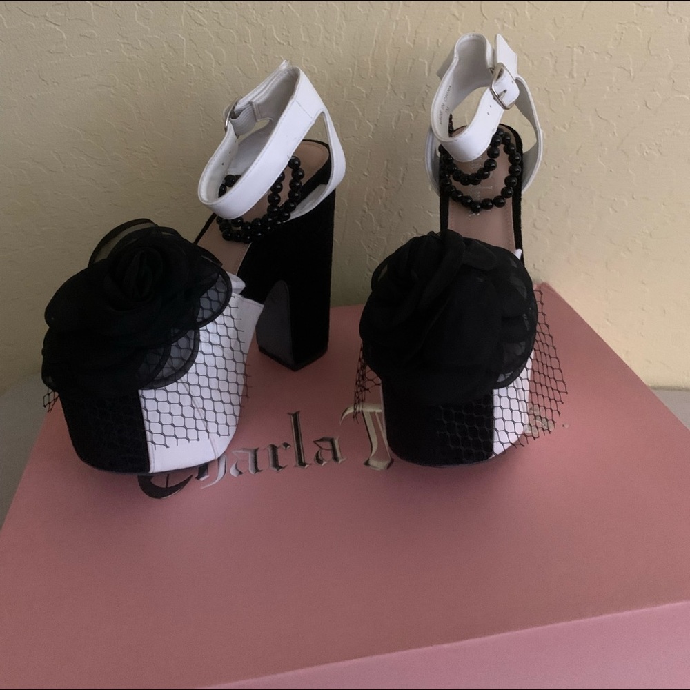 Charla Dedrick LOLA Pu & Flower velvet chunk heels